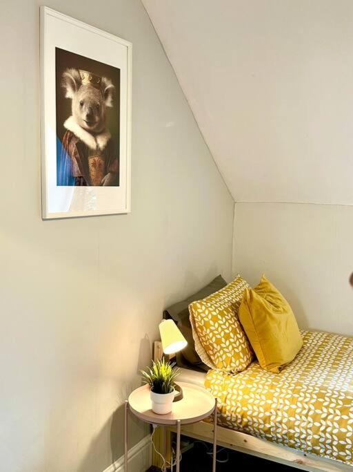 Massive 4 Bedroom Duplex Apartment - Sleeps Up To 10 People - Free Parking - 5 Minutes To The Best Beach! - Great Location - Fast Wifi - Smart Tv - Newly Decorated - Sleeps Up To 10! Close To Bournemouth & Poole Town Centre & Sandbanks Екстериор снимка